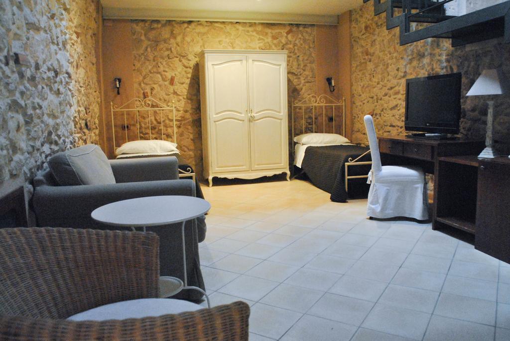 Chiusa Di Carlo Agriturismo 아볼라 외부 사진