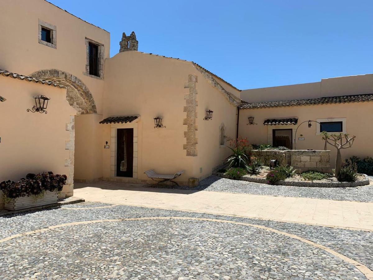 Chiusa Di Carlo Agriturismo 아볼라 외부 사진